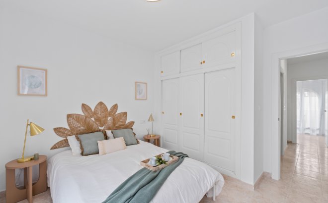 Resale - Town House -
La Florida - Inland