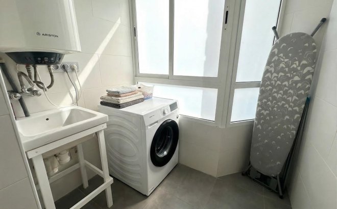 Revente - Appartement -
Torrevieja - Playa del Cura