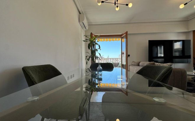 Herverkoop - Appartement -
Torrevieja - Centro