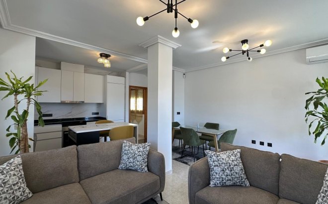 Herverkoop - Appartement -
Torrevieja - Centro