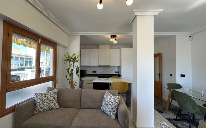 Herverkoop - Appartement -
Torrevieja - Centro