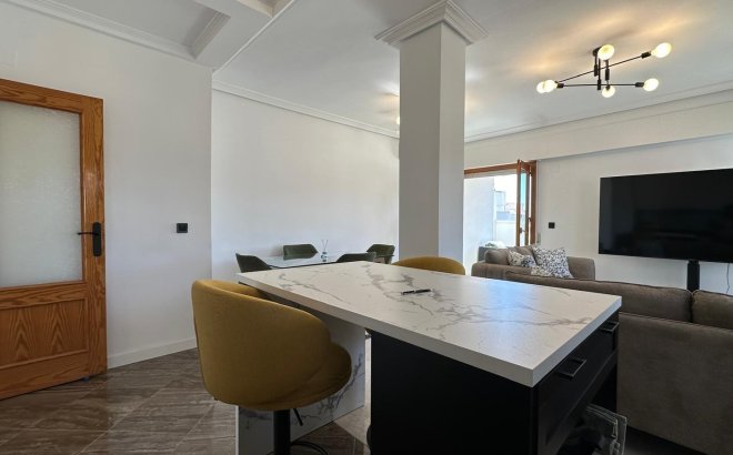 Herverkoop - Appartement -
Torrevieja - Centro