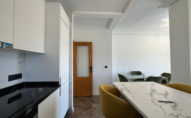 Herverkoop - Appartement -
Torrevieja - Centro