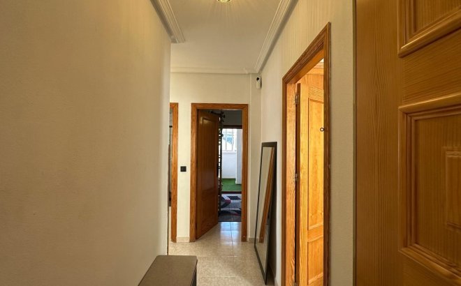 Herverkoop - Appartement -
Torrevieja - Centro