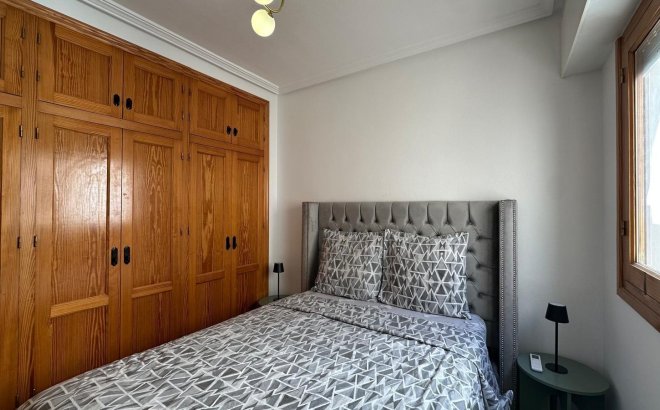 Herverkoop - Appartement -
Torrevieja - Centro