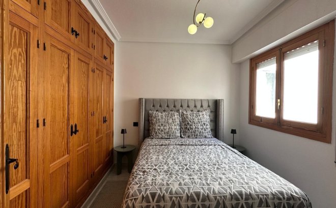 Herverkoop - Appartement -
Torrevieja - Centro