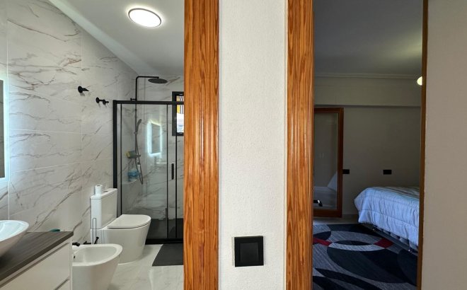 Herverkoop - Appartement -
Torrevieja - Centro