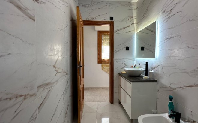 Herverkoop - Appartement -
Torrevieja - Centro