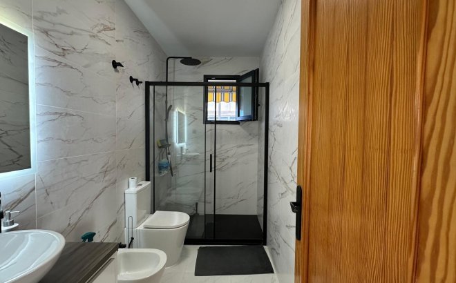 Herverkoop - Appartement -
Torrevieja - Centro