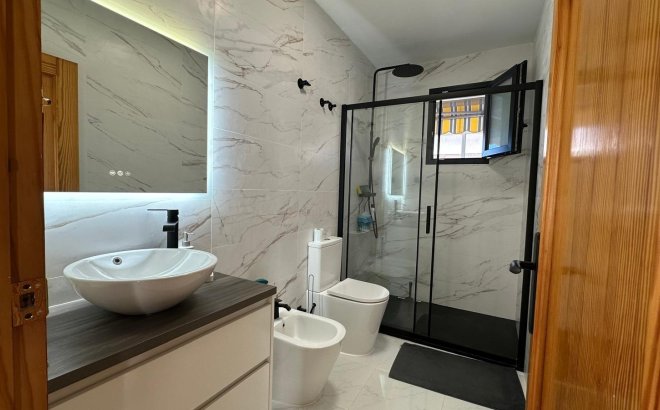 Herverkoop - Appartement -
Torrevieja - Centro