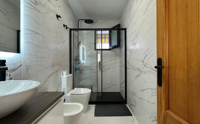 Herverkoop - Appartement -
Torrevieja - Centro