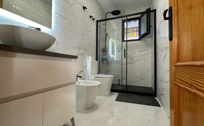 Herverkoop - Appartement -
Torrevieja - Centro