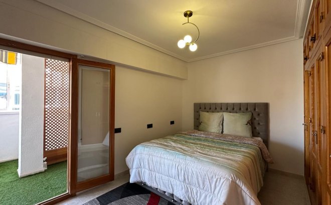 Herverkoop - Appartement -
Torrevieja - Centro