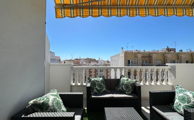 Herverkoop - Appartement -
Torrevieja - Centro