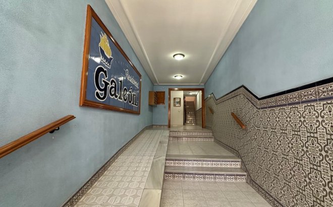 Herverkoop - Appartement -
Torrevieja - Centro