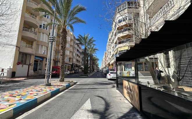 Herverkoop - Appartement -
Torrevieja - Centro