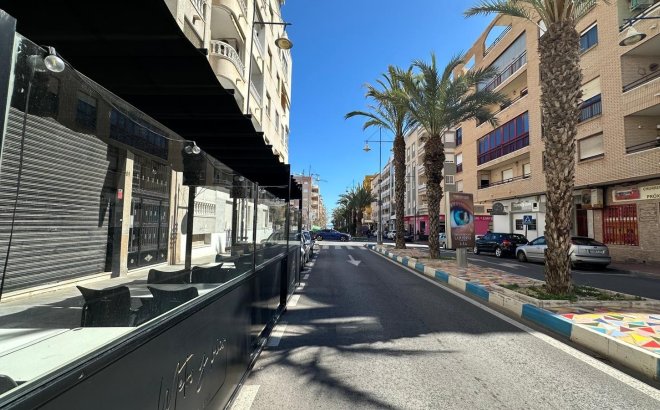 Herverkoop - Appartement -
Torrevieja - Centro