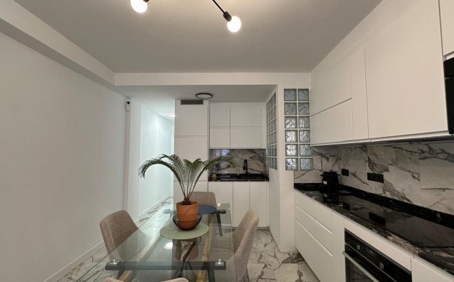 Revente - Appartement -
Torrevieja - Playa del Cura