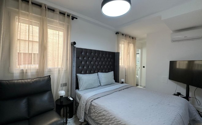 Revente - Appartement -
Torrevieja - Playa del Cura