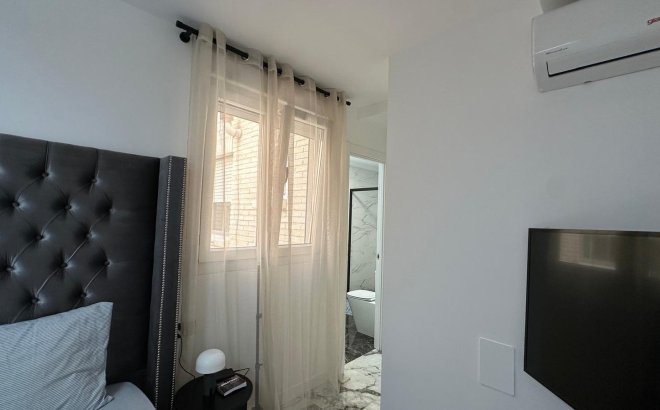 Revente - Appartement -
Torrevieja - Playa del Cura