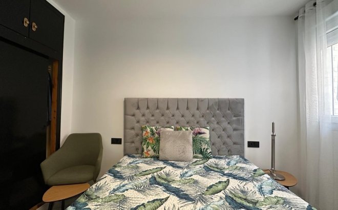 Revente - Appartement -
Torrevieja - Playa del Cura