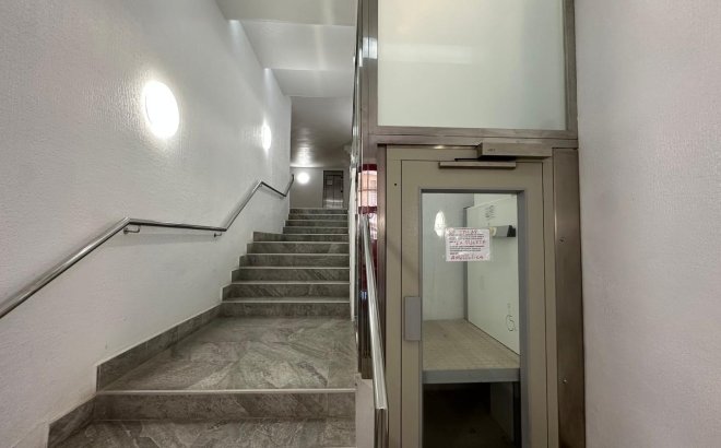 Revente - Appartement -
Torrevieja - Playa del Cura