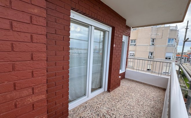 Herverkoop - Appartement -
Torrevieja - Costa Blanca
