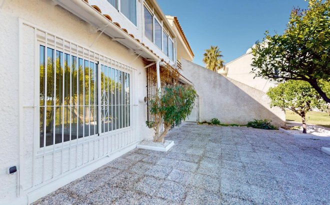 Resale - Bungalow -
Villamartin - Costa Blanca