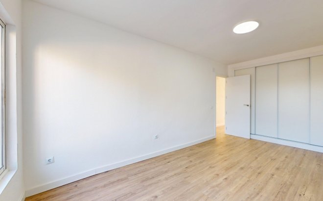 Resale - Bungalow -
Villamartin - Costa Blanca