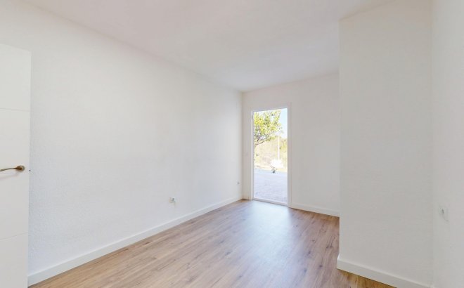 Resale - Bungalow -
Villamartin - Costa Blanca