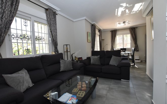 Herverkoop - Villa -
Orihuela Costa - Costa Blanca