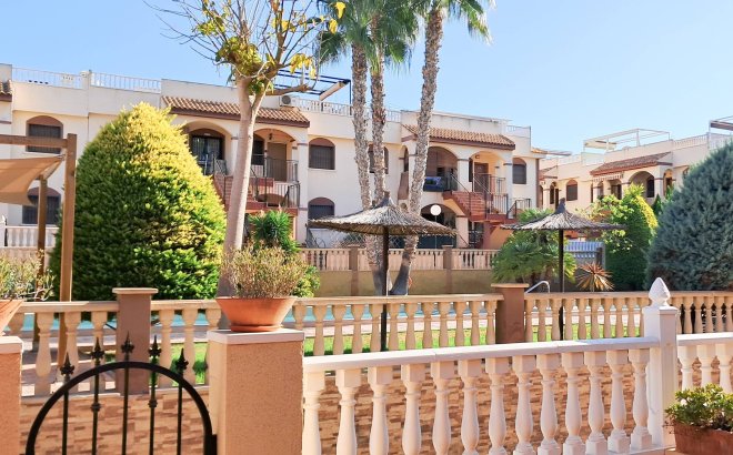 Resale - Apartment -
Torrevieja - Parque Acuático - Sector 25