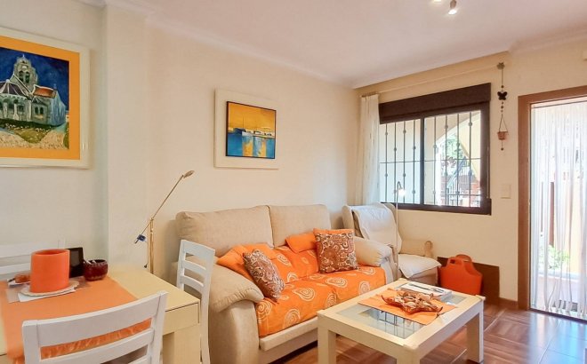 Resale - Apartment -
Torrevieja - Parque Acuático - Sector 25