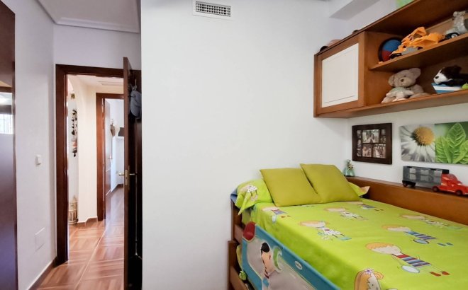 Resale - Apartment -
Torrevieja - Parque Acuático - Sector 25