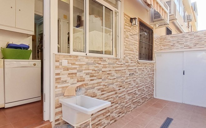 Resale - Apartment -
Torrevieja - Parque Acuático - Sector 25