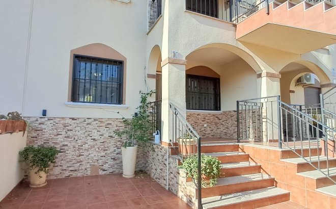 Resale - Apartment -
Torrevieja - Parque Acuático - Sector 25