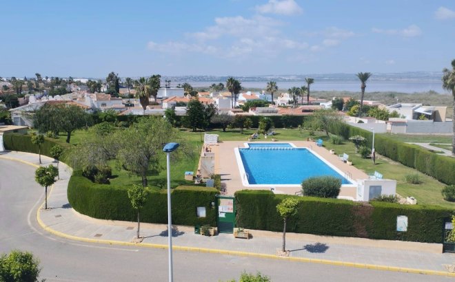 Resale - Villa -
Torrevieja - La Siesta - El Salado - Torreta