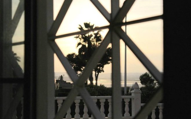 Resale - Villa -
Torrevieja - La Siesta - El Salado - Torreta