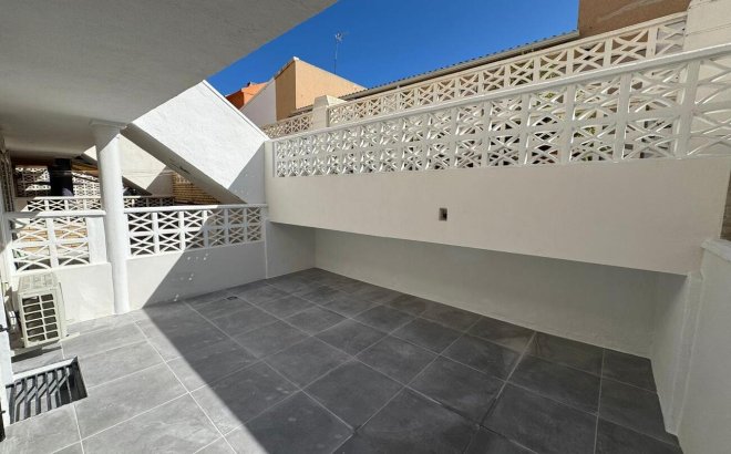 Resale - Apartment -
La Mata