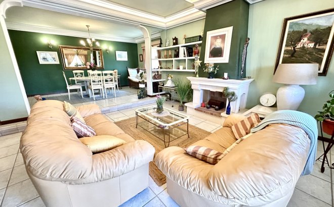 Resale - Villa -
La Mata - Costa Blanca