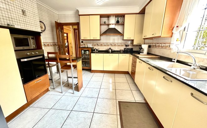 Resale - Villa -
La Mata - Costa Blanca