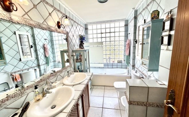 Resale - Villa -
La Mata - Costa Blanca