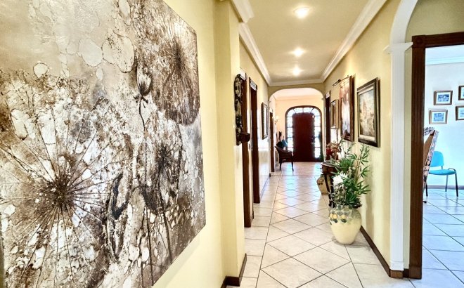 Resale - Villa -
La Mata - Costa Blanca