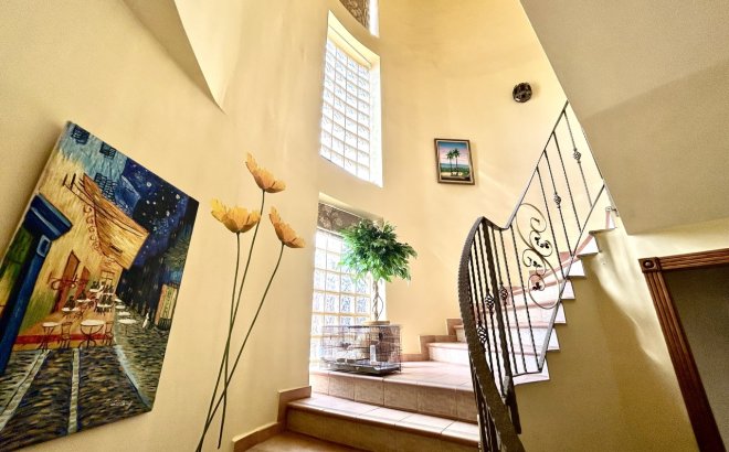 Resale - Villa -
La Mata - Costa Blanca