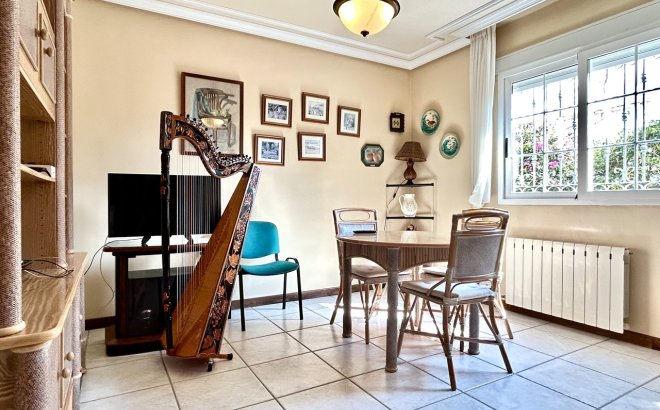 Resale - Villa -
La Mata - Costa Blanca