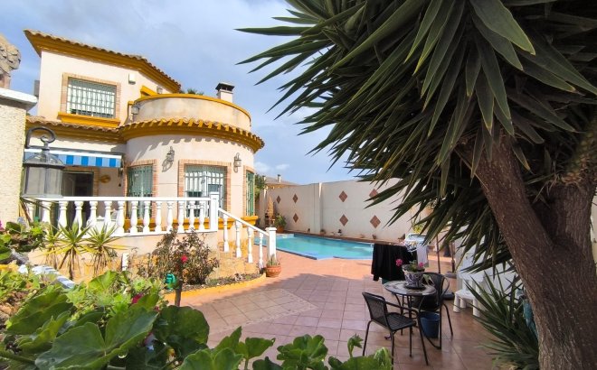 Resale - Villa -
El Raso - Costa Blanca
