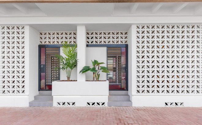 Nouvelle Construction - Appartement -
Torrevieja - Playa Los Naufragos