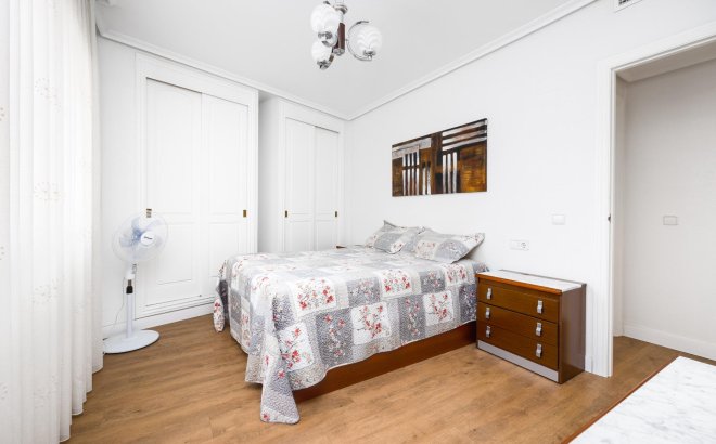 Revente - Appartement -
Torrevieja - Centro