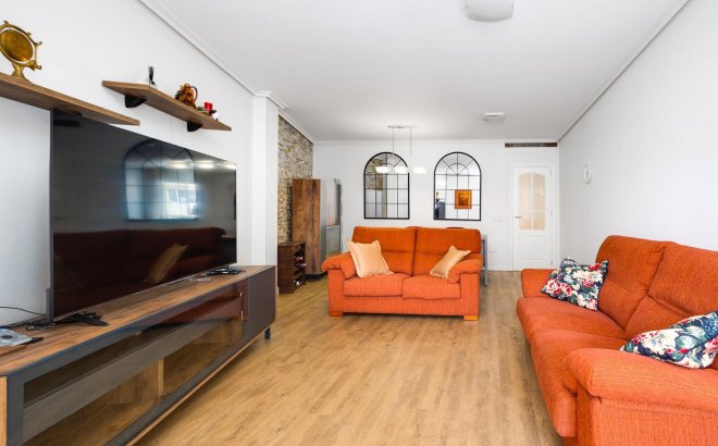 Revente - Appartement -
Torrevieja - Centro