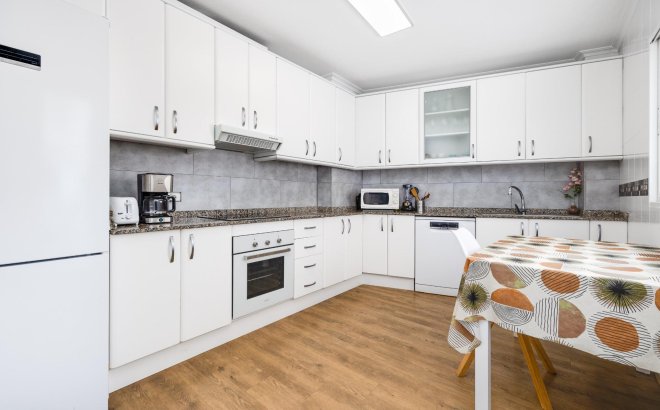 Revente - Appartement -
Torrevieja - Centro